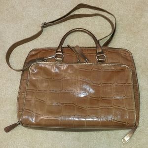 Bueno Handbag